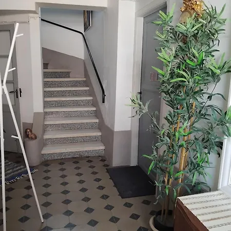 Andersson, Fa Appartement *
