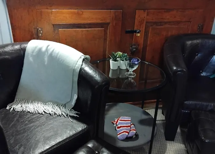 Andersson, Fa Apartamento